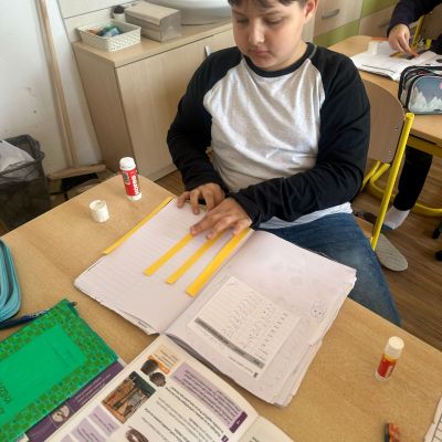 VL - 4. ročník - papírové tkaní