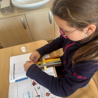 VL - 4. ročník - papírové tkaní