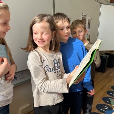 čtení dětí dětem