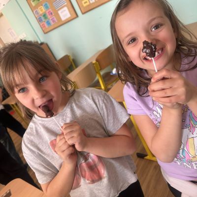 čokoládová lízátka