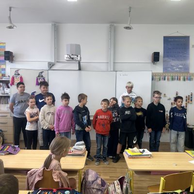 Jsme pyšní na žáky, kteří reprezentovali naši školu ve fotbale a plaveckých závodech.